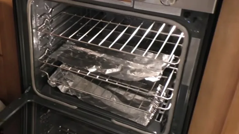 aluminum foil on oven floor fire hazard