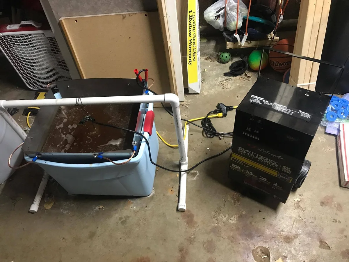Electrolysis tank setup