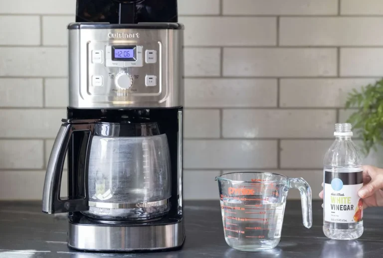 how much vinegar to clean cuisinart coffee maker