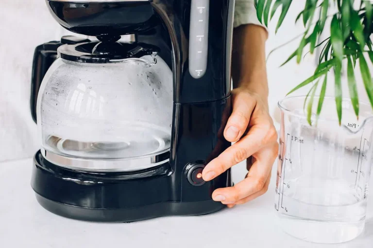 how much vinegar to descale coffee maker