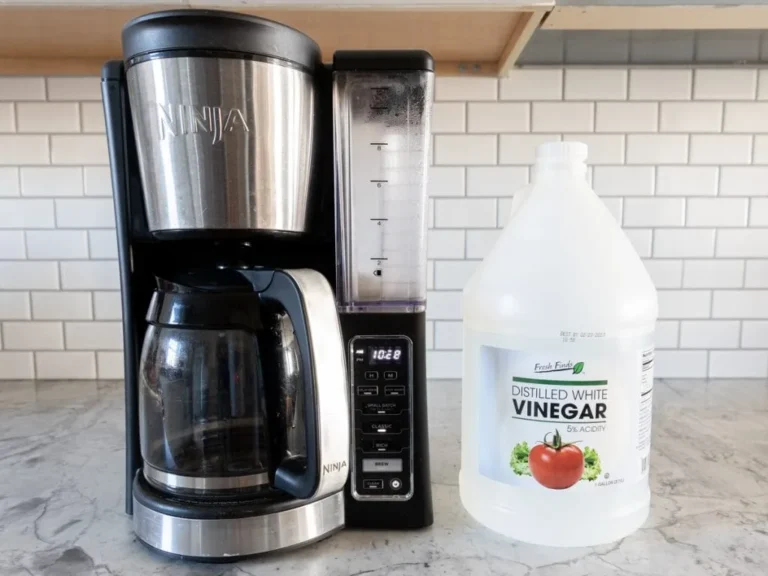 how to clean coffee maker white vinegar
