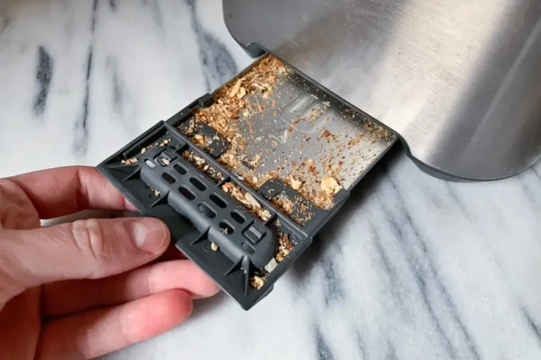 how to clean out a toaster