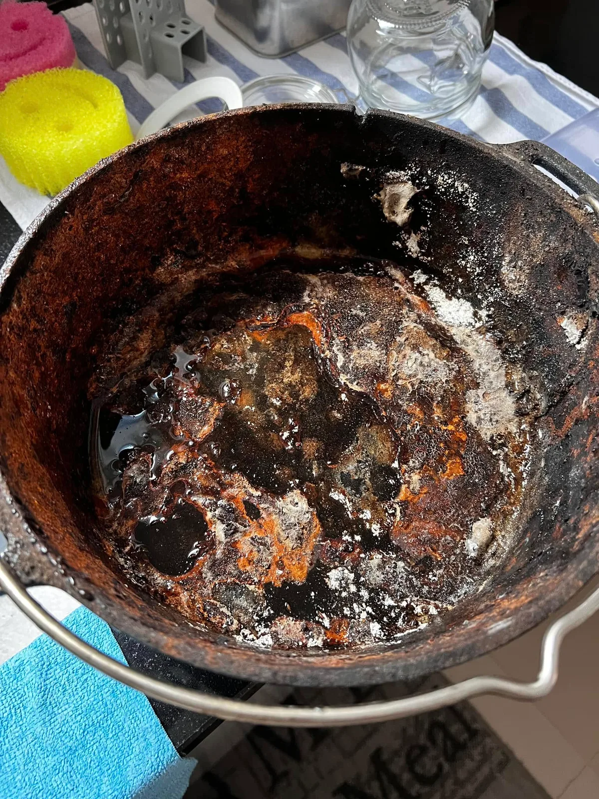 how to clean rusty dutch oven