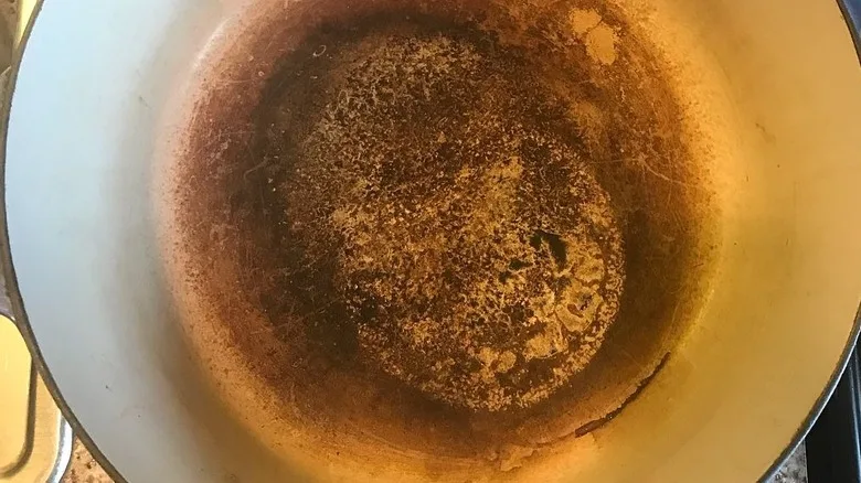 how to remove rust from enamel dutch oven
