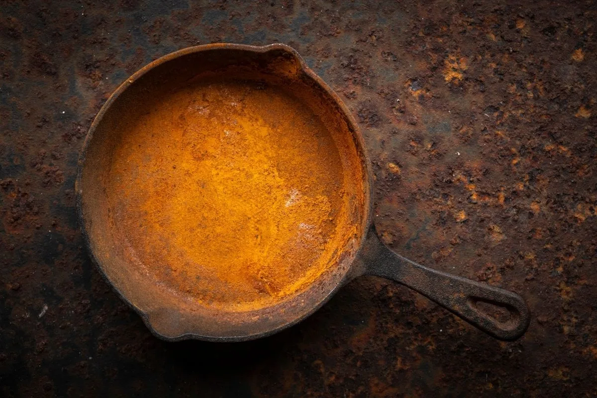 how to remove rust off cast iron