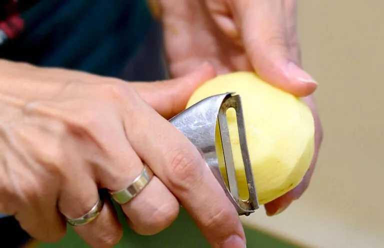 how to sharpen potato peeler