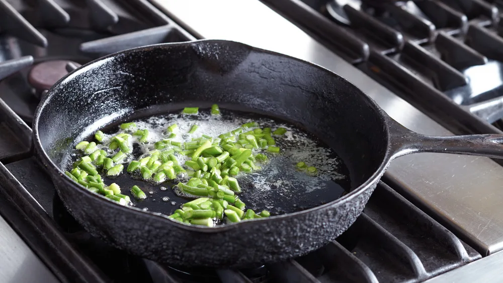 oven re-seasoning cast iron